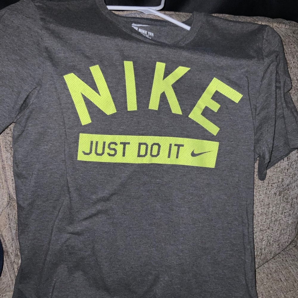 Nike T-shirt